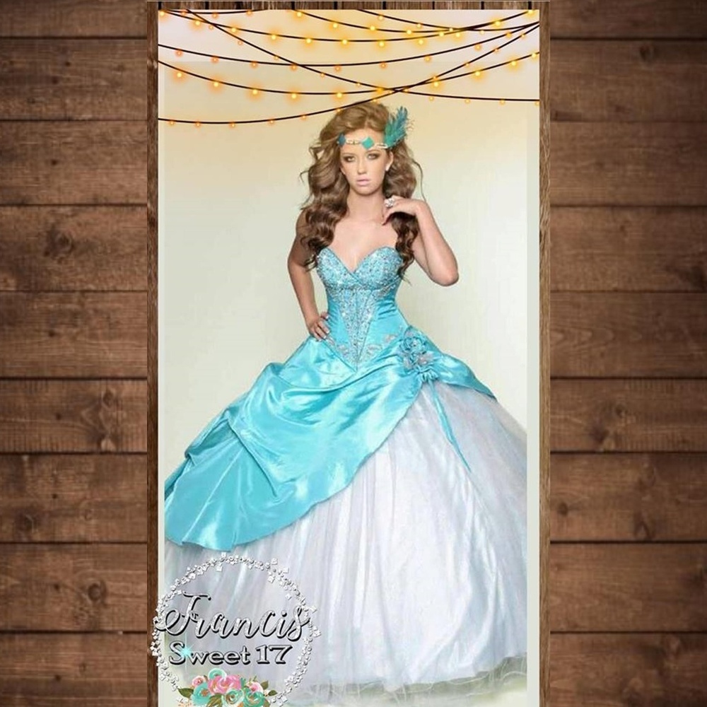 Quinceañera dress Bella Sera design by Diana Ponce